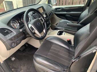 Lancia (Chrysler) Voyager - 5