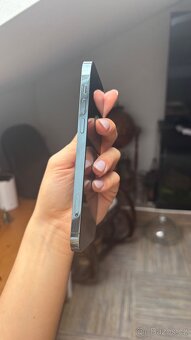 Modrý iPhone 12 pro - 5