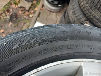 Skoda yeti 225/50R17 - 5