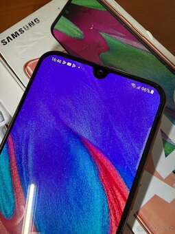 Samsung GALAXY a40 4/64GB - 5
