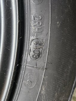 Nokian WR D4 195/65 R15 91, plechové disky - 5