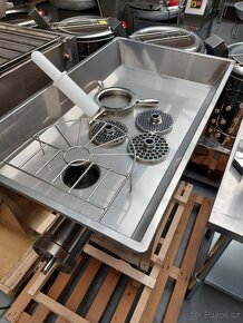 Mlýnek na maso 42 Řeznický vlček, Řezačka masa 42 - 5