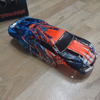 Traxxas E- Revo 1:16 - 5