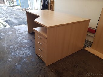 Velký kancelářský stůl se šuplíky - 5