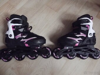 Kolečkové brusle v.32-35 - 5