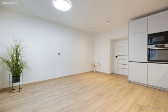 Pronájem bytu 2+kk 40 m² Korunní, Ostrava - Mariánské Hory - 5
