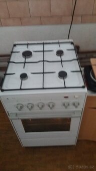 Prodám kombinovaný sporák plně funkční - 5