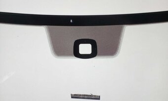 VW Polo čelní sklo - 5