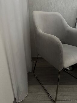 Sametová židle s podruckami - 5