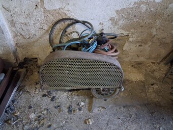 STARÝ KOMPRESOR - funkční - 5