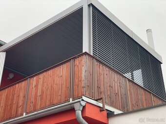 Hliníková bioklimatická zasklená pergola. - 5