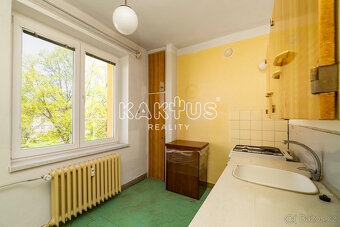 Prodej bytu 3+1 (63 m2) s prostorným balkónem, os. vlastnic - 5