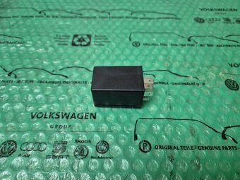 cyklovač předního stěrače s pamětí Škoda Felicia 6U0955532G - 5