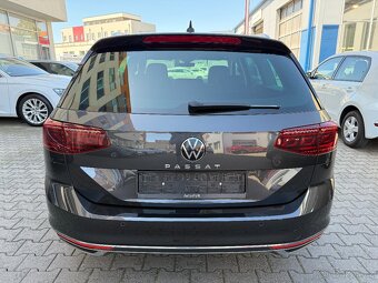 VW Passat B8 Variant Elegance 2.0TDI 110kW DSG Matrix ACC Qi - 5