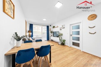 Prodej bytu 2+kk, 58 m2 s velkým balkonem a garážovým stáním - 5