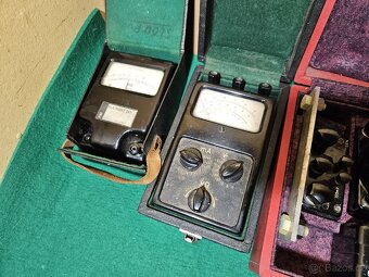 Staré elektro měřáky, Metra. Bakelitové - 5