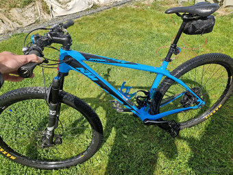 KTM Myroon Elite - carbon, velmi malo jete, 10,7kg - 5