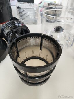 Bosch MESM731M – šnekový odšťavňovač, TOP STAV, kompletní - 5