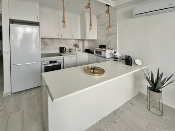 Stylový apartmán 2+kk po rekonstrukci jen 200 m od pláže - 5