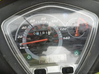 Skutr Kymco Super 8 125 - 5