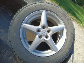 Zimní pneu 225/65 R17 + elektrony, rozteč 5x139,7 - 5