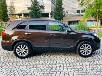 Kia Sorento 2.2CRDi 4x4 MANUÁL KAMERA 7 MÍST VÝHŘEV TAŽNÉ - 5