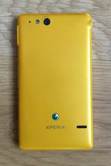 Sony Xperia ST27i – mobilní telefon - 5