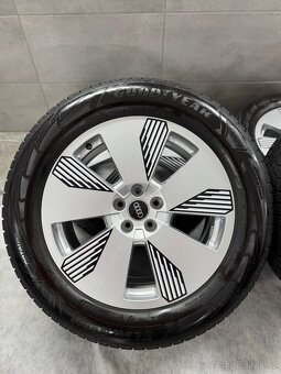 ORIGINÁLNÍ ZIMNÍ ALU SADA AUDI E-TRON R19 - 5