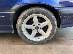 BMW E36 318is Coupe M44B19 MontrealBlau - 5