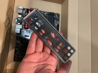 Základní deska MSI Z97-G43 GAMING + I/O shield - 5