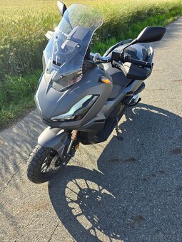 Honda adv 350 - 5