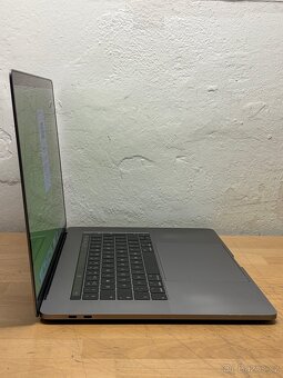 MacBook Pro 15” 2019 CTO /16GB RAM/i9/512GB SSD/Záruka - 5