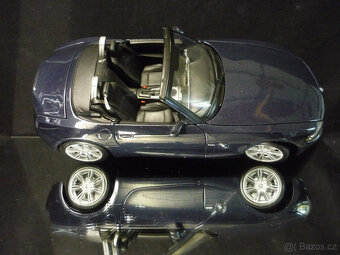 BMW Z4 Maisto 1/18 - 5