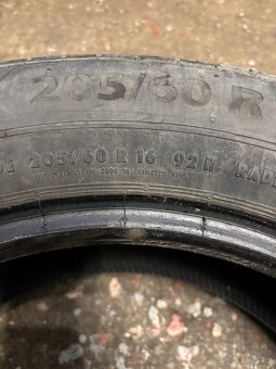 Gumy Barum Bravuris 5 205/60 R16 - 5
