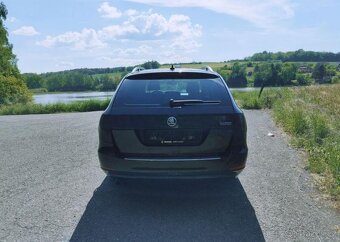 Škoda Superb 1.4 TSI Výhřev. sed., Kůže benzín manuál 90 kw - 5