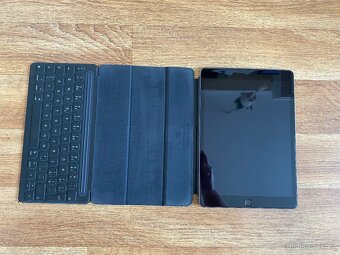 Apple Ipad 7 gen. + klávesnice - 5