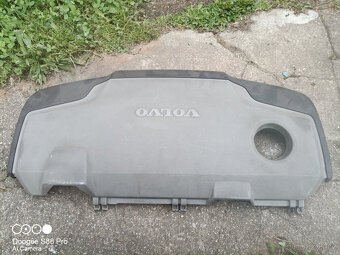 Prodám přední pružiny na Volvo V70II +silenbloky motoru a n - 5