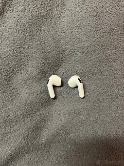 AirPods 4 - 5