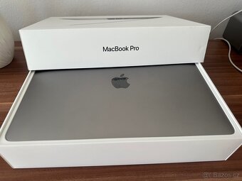 Macbook Pro 13,3 palec Retina - 5