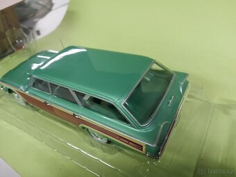 1:18 Ford Country Squire, MCG - 5