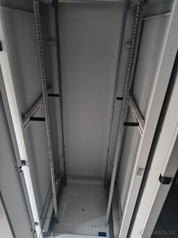 serverová skříň, rack, datový rozvaděč - 5