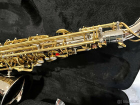 Predám nový Es-Alt saxofón kópia Yamaha strieborný a zlatá m - 5