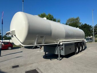 Hledáme řidiče cisterny pohonných hmot a asfaltu ADR tř.3,9 - 5