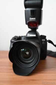 set Canon eos 6d mark ii, objektiv, blesk, brašna - 5