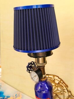 Stojací lampa z bomby NOS - Autonábytek Kovář - 5