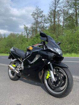 Honda CBR 600 f - 5