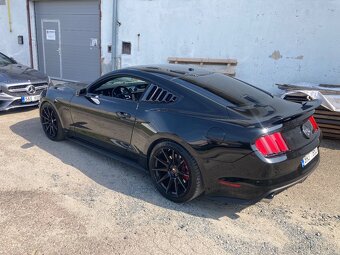 Zadni original cervene svetla Ford Mustang 2015-2017 - 5