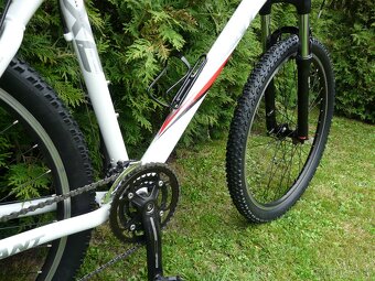 Giant Terrago 3, kola 26", rám 21" - 5