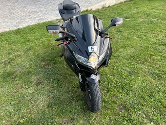 Suzuki GSXR 750 - 5