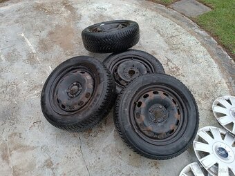 Prodám zimní kola na Ford Fusion 195/60 15 - 5